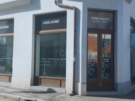 Czarna kostka oraz Moravskoslezská vědecká knihovna